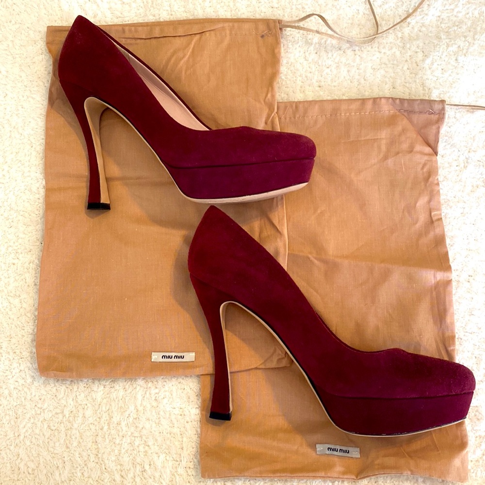 Miu Miu Suede Pumps - EUC